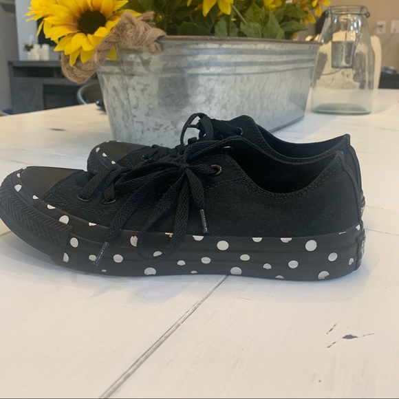 white polka dot converse